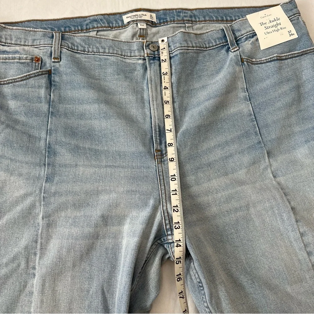 Abercrombie & Fitch Ankle Straight Ultra High Rise Jeans NWT